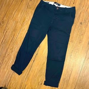 Hollister 31x30 dark blue skinny chino